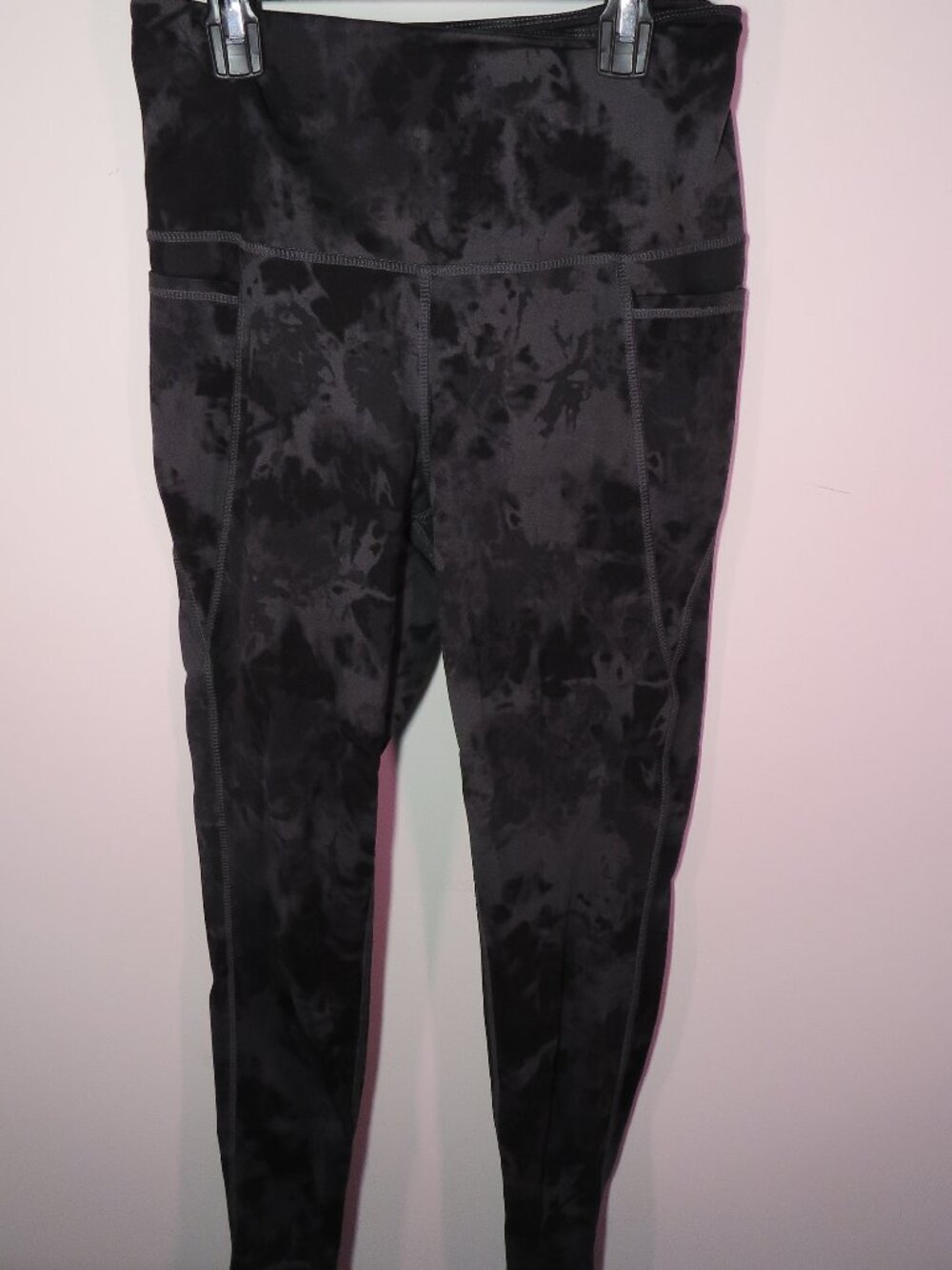 Danskin Women's Black Tie-Dye High-Waisted Pocket Leggings | Size M